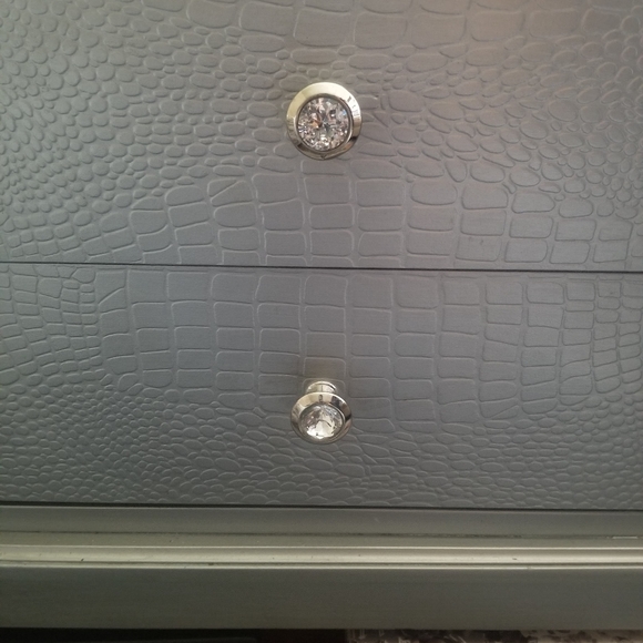 NWT & EUC Quality Items For Less! - Picture 8 of 13